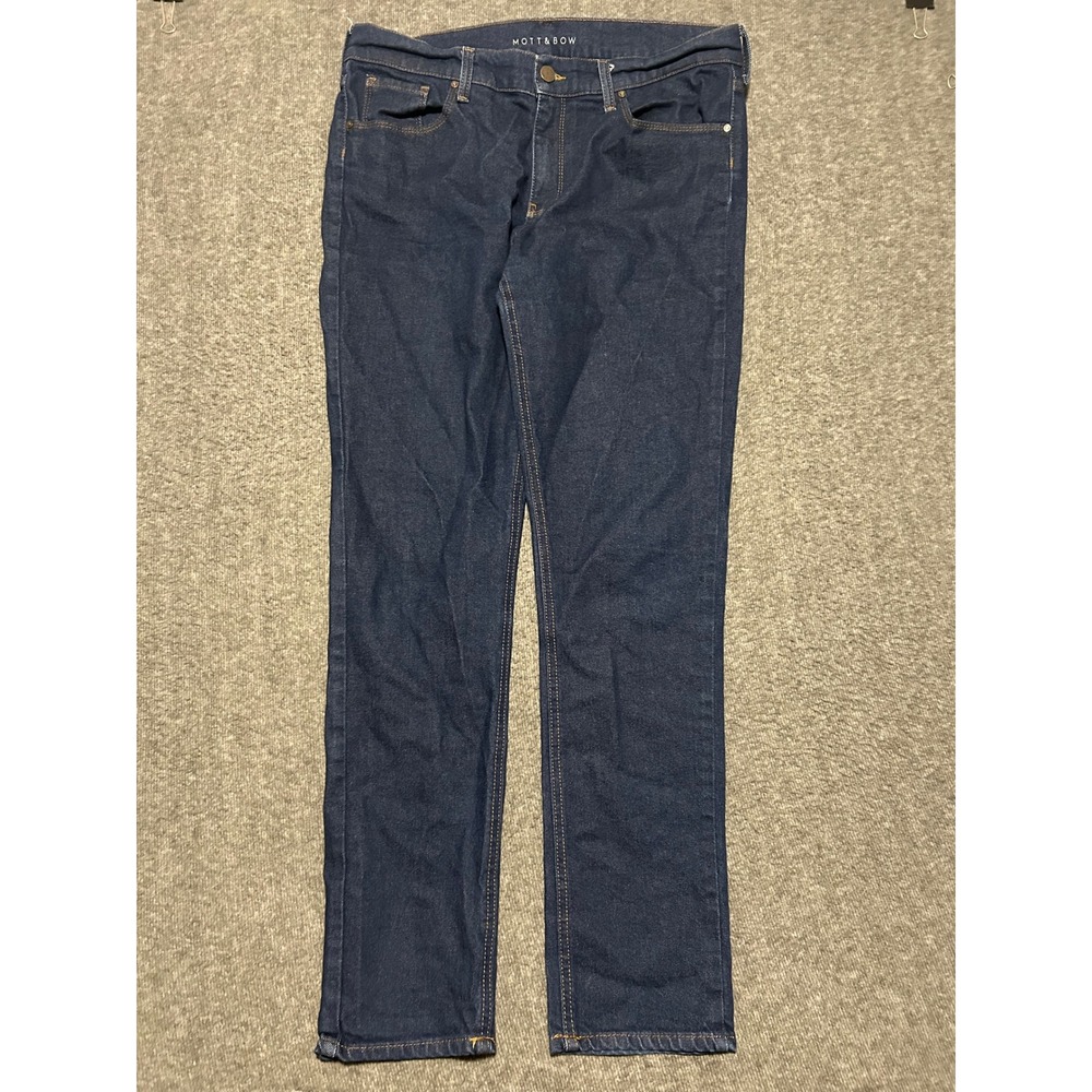 Mott and bow boyfriend jeans blue dark wash womens fit 34X31 (tag 31X32)